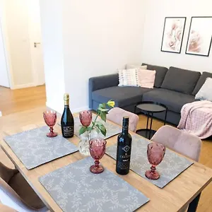 Nowoczesny Dabska Arena / Parking Apartament